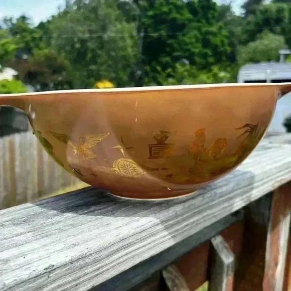 Vintage Pyrex 22K Gold on Brown "Early American" 444 Cinderella Bowl, 4 … - Picture 3 of 7